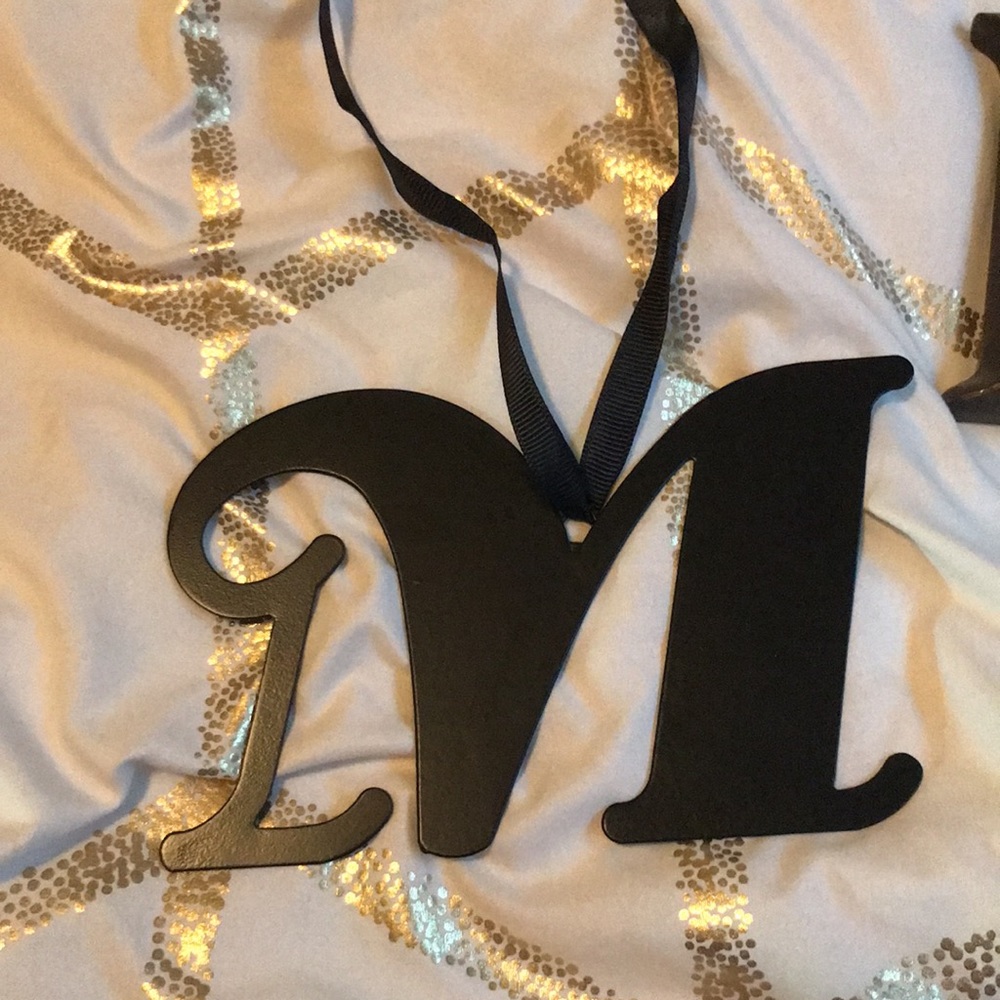 Small sized M’s - Picture 4 of 4